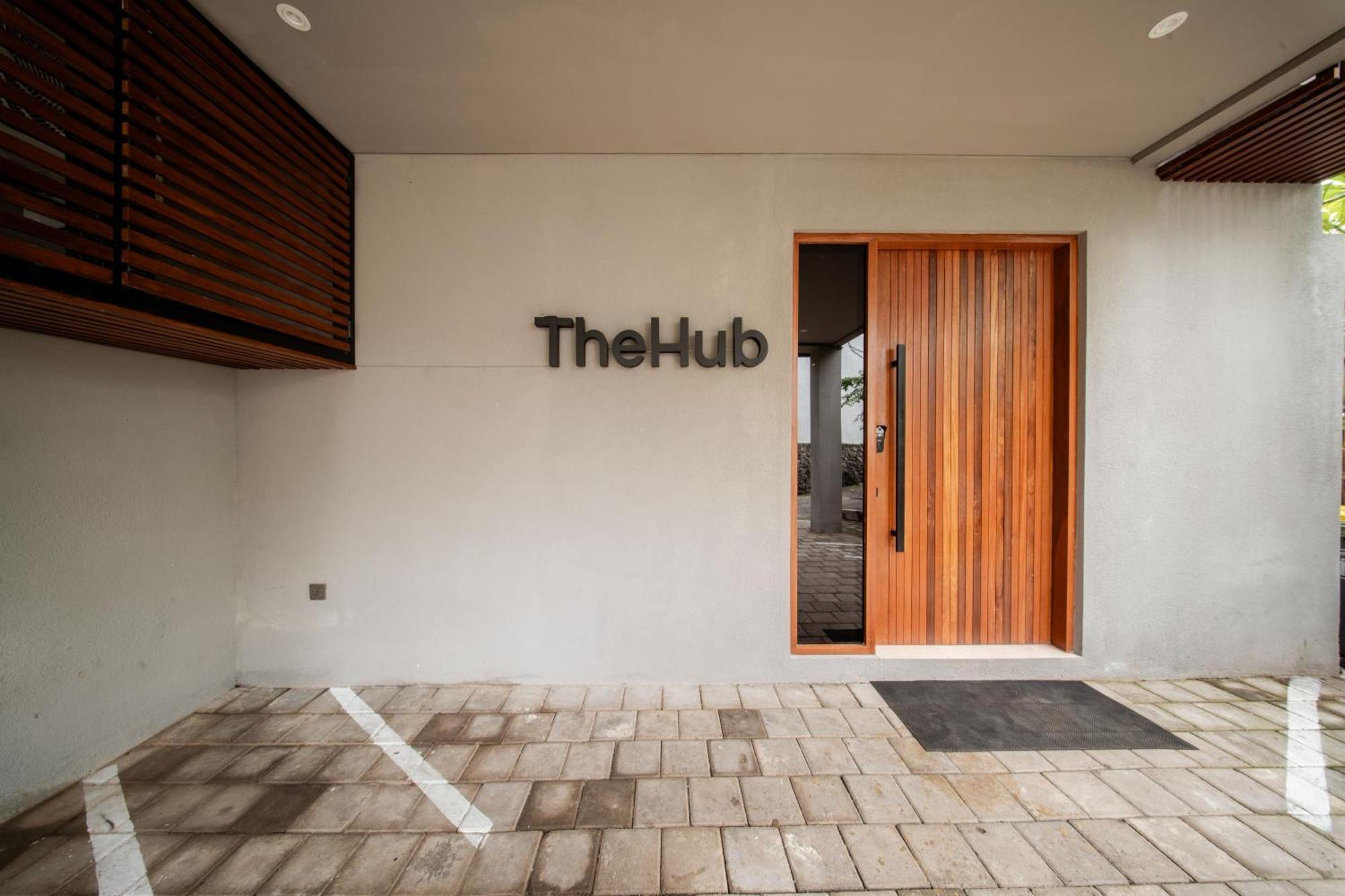 Thehub Pererenan Coworking, Pool And Rooftop Canggu Extérieur photo